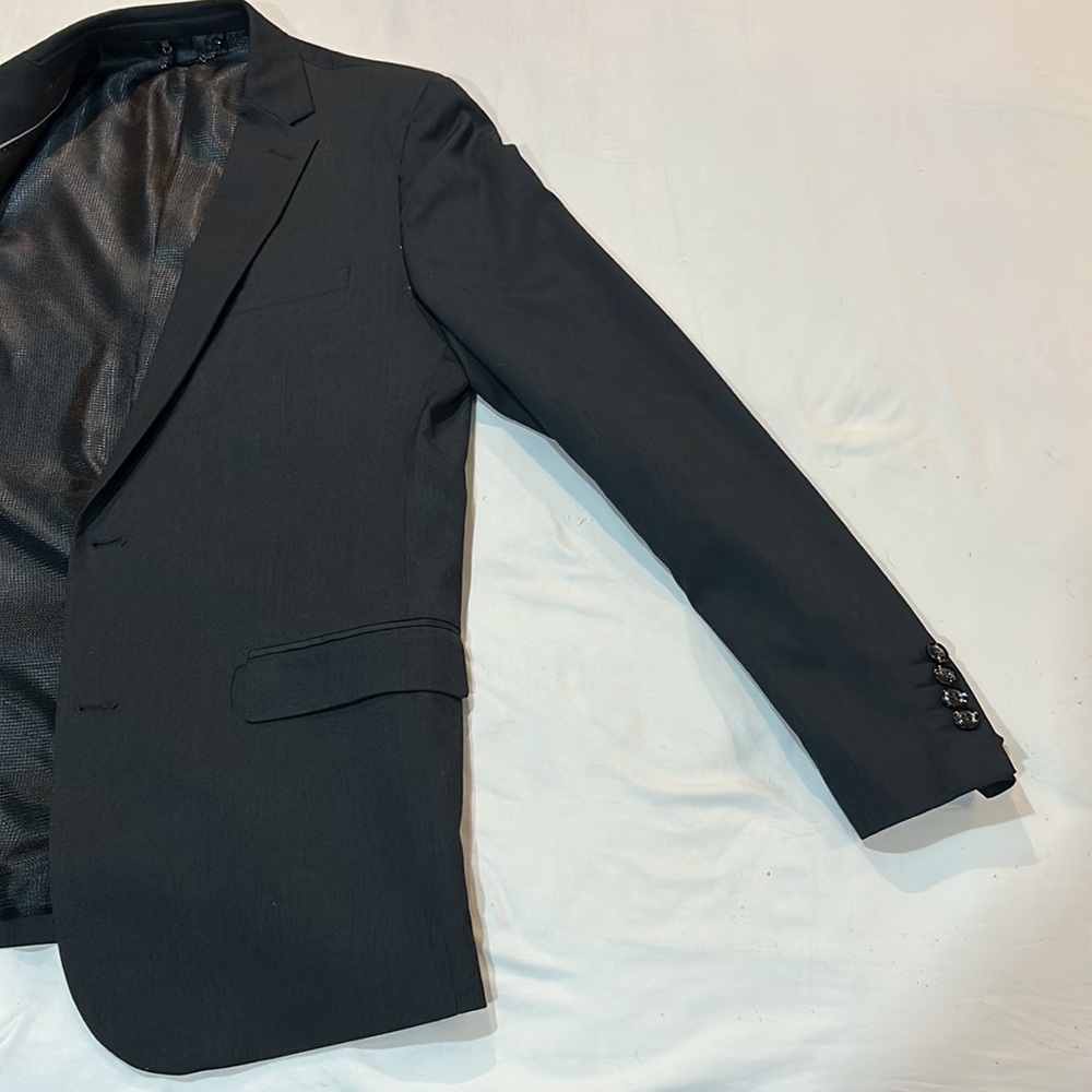 Designer suit - Picture 4 of 7